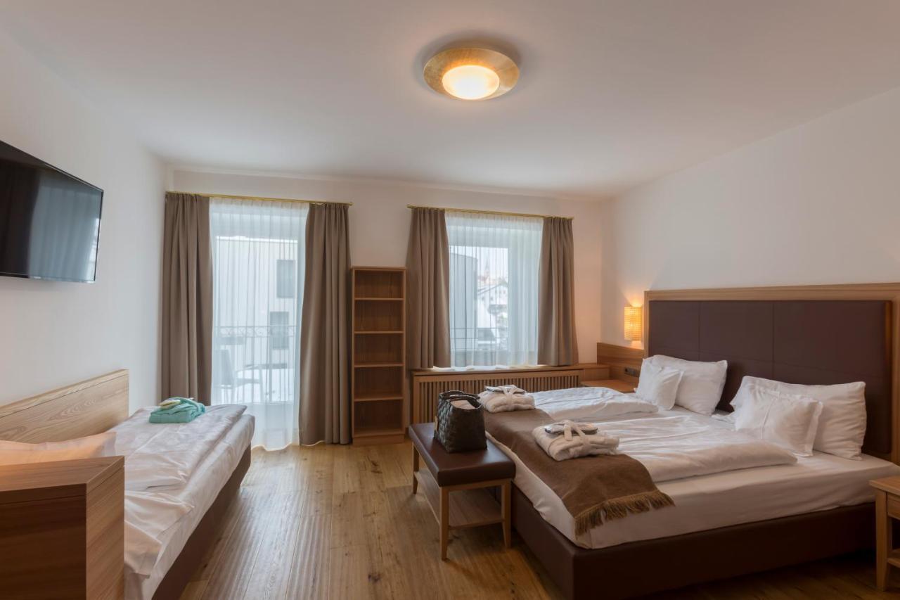 Family Hotel Posta Santa Cristina Val Gardena ภายนอก รูปภาพ