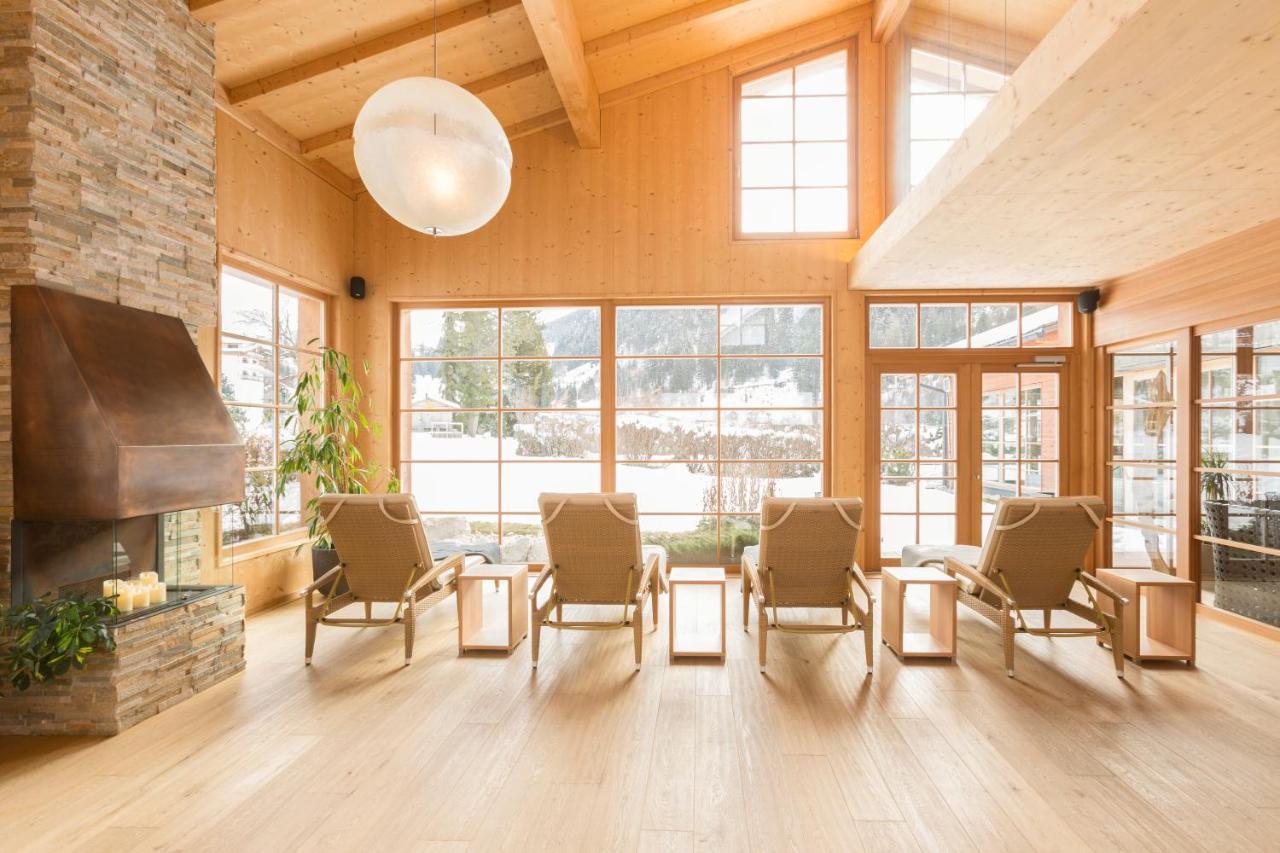 Family Hotel Posta Santa Cristina Val Gardena ภายนอก รูปภาพ