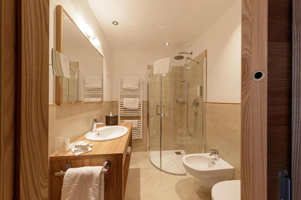 Family Hotel Posta Santa Cristina Val Gardena ภายนอก รูปภาพ
