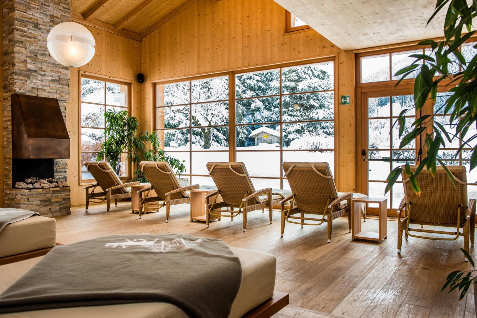 Family Hotel Posta Santa Cristina Val Gardena ภายนอก รูปภาพ